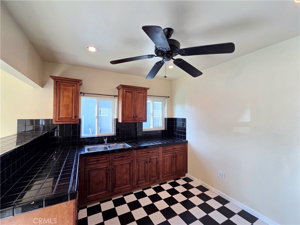 5589 Lemon Avenue - Photo 9