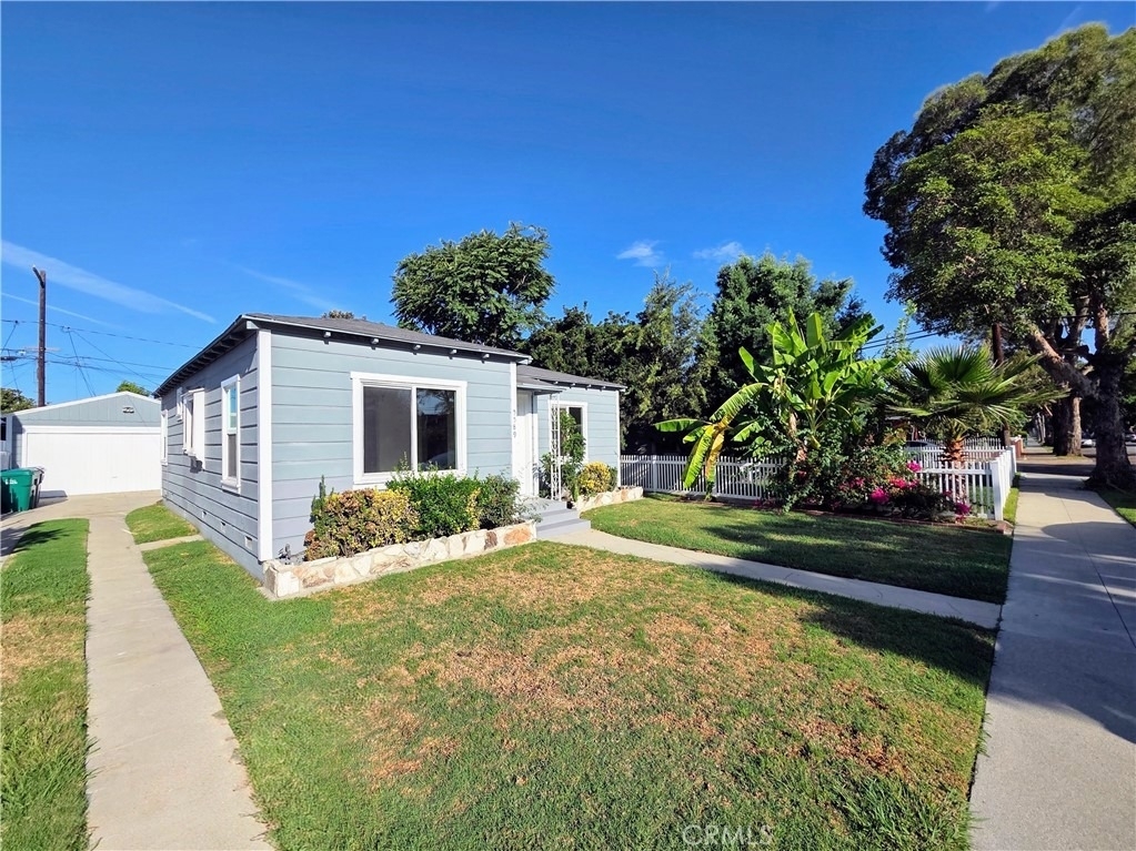 5589 Lemon Avenue - Photo 1