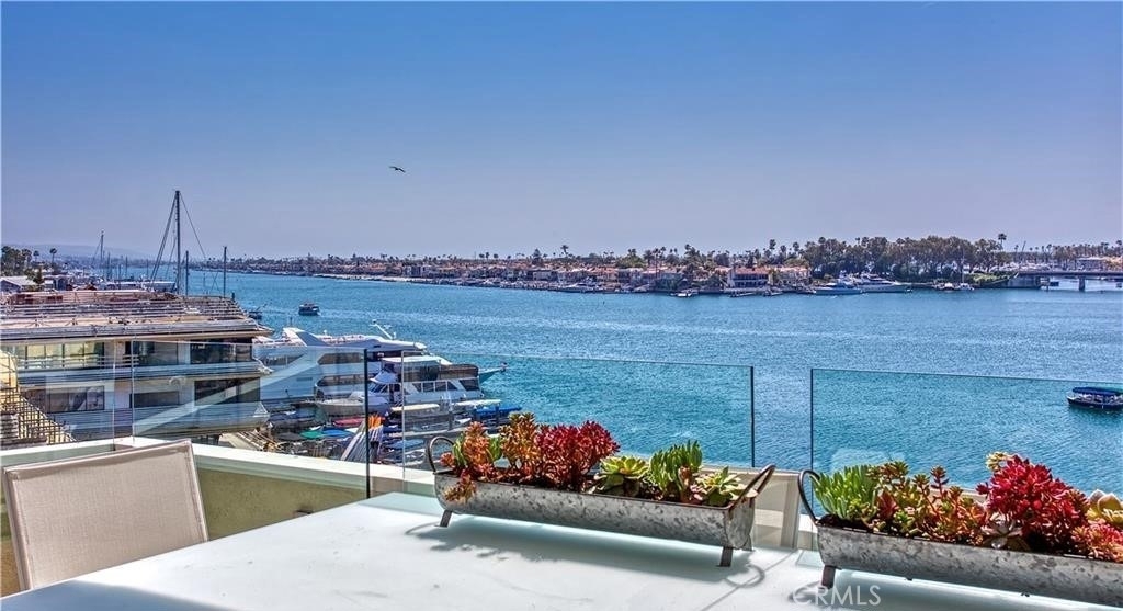 3121 W Coast - Photo 1