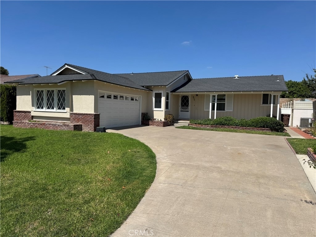933 W Autumn Drive - Photo 0