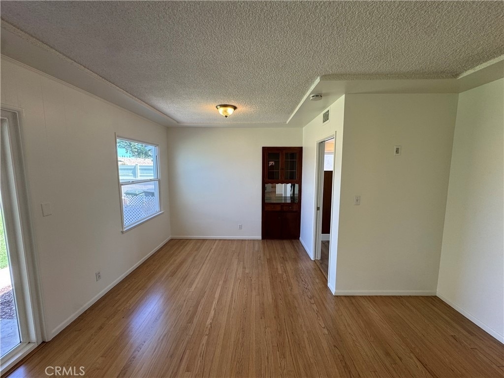 933 W Autumn Drive - Photo 5