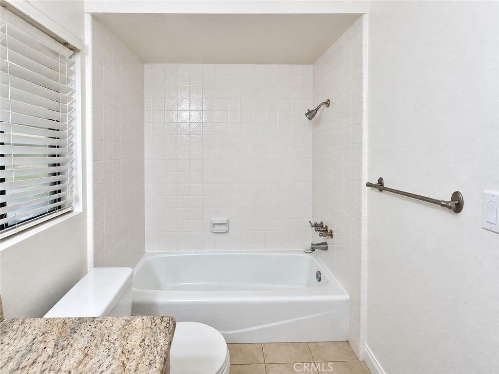 21821 Burbank Boulevard - Photo 19