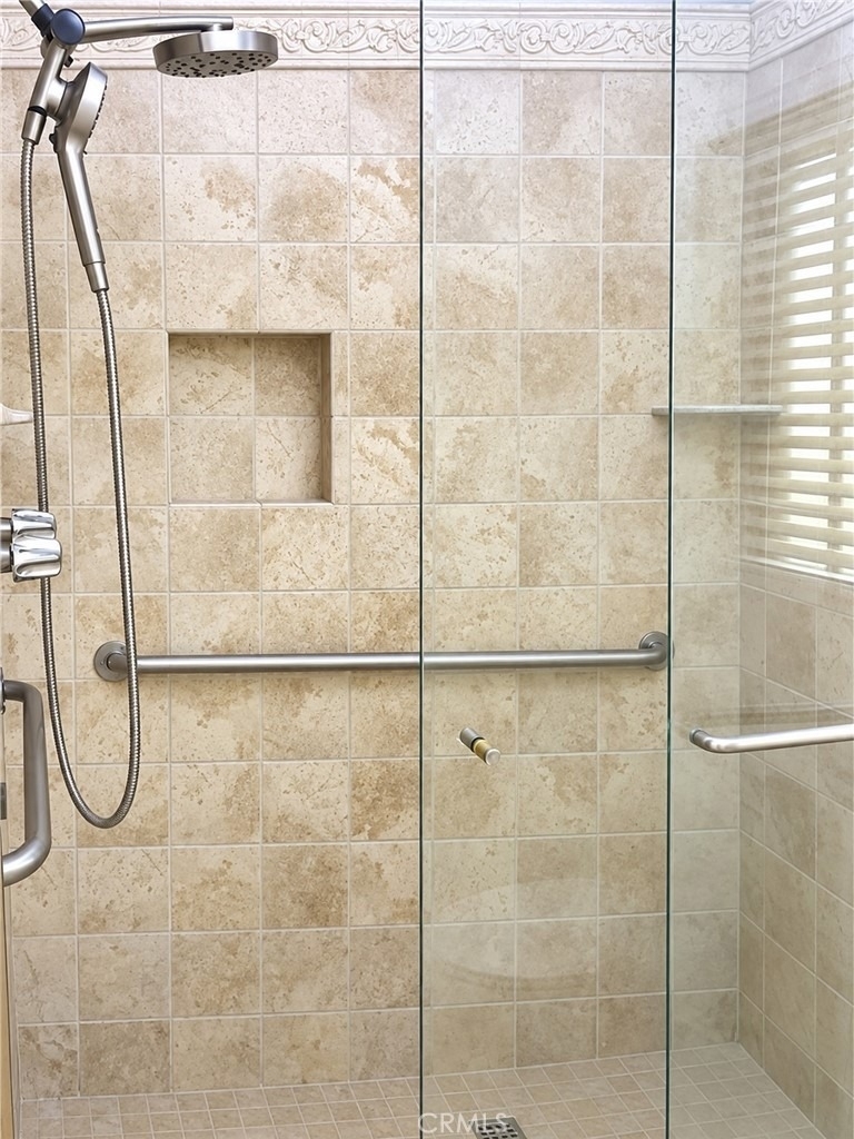 21821 Burbank Boulevard - Photo 29