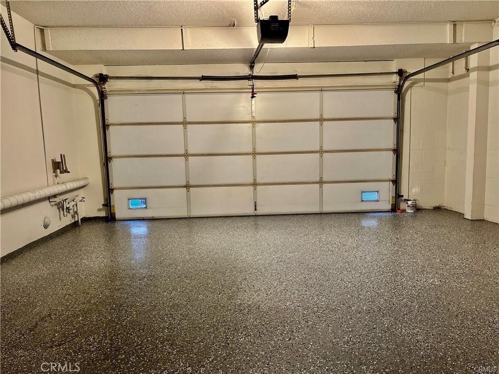 21821 Burbank Boulevard - Photo 34