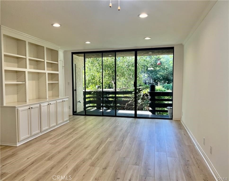 21821 Burbank Boulevard - Photo 15