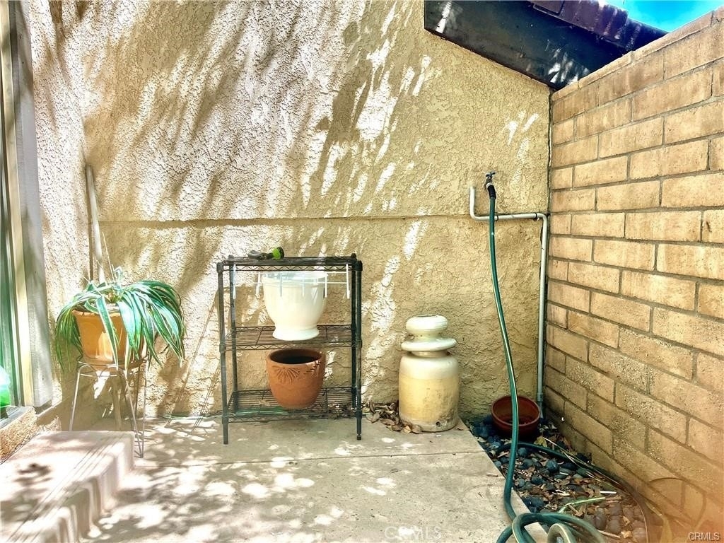 21821 Burbank Boulevard - Photo 5