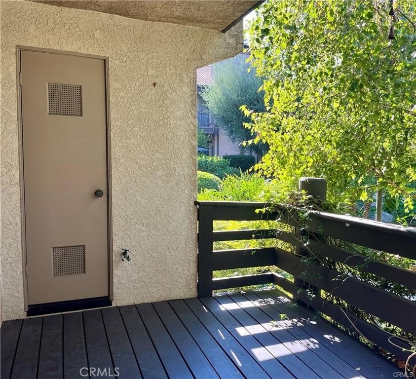 21821 Burbank Boulevard - Photo 16