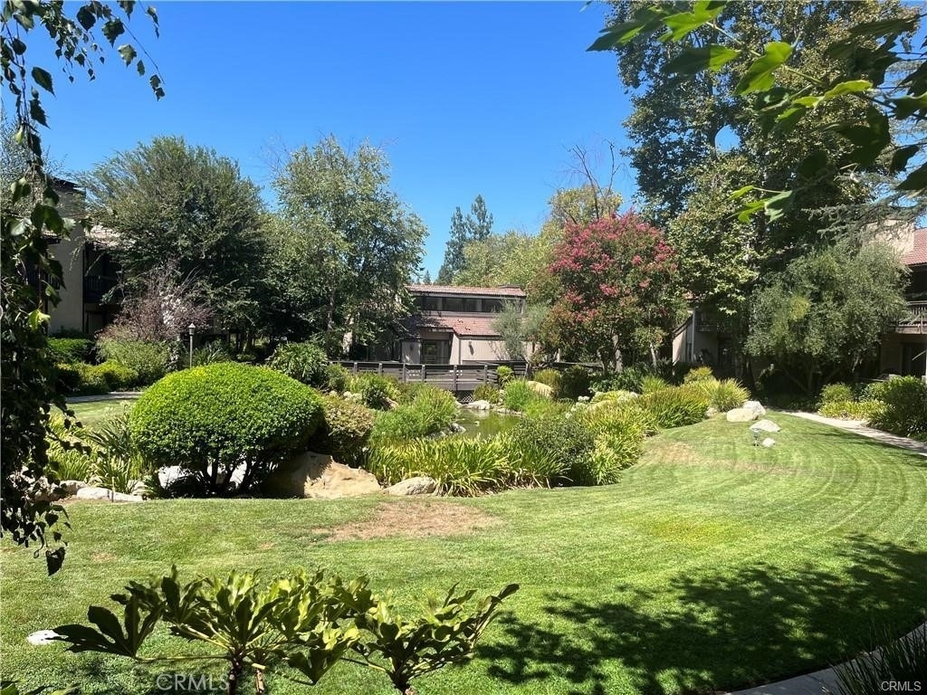 21821 Burbank Boulevard - Photo 25