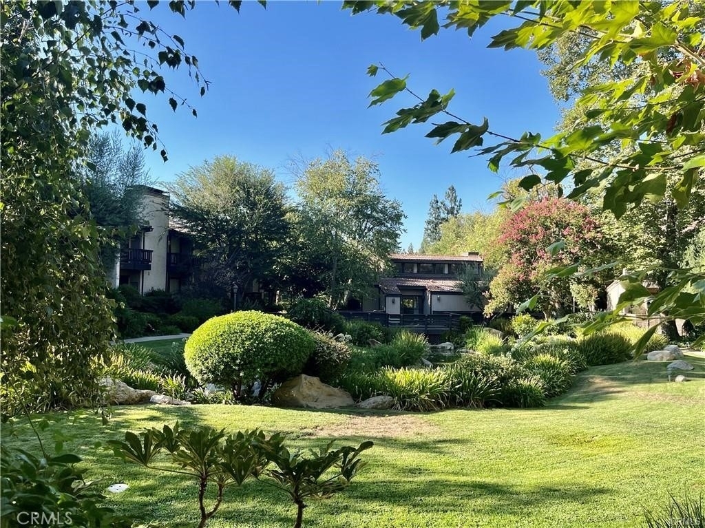 21821 Burbank Boulevard - Photo 35