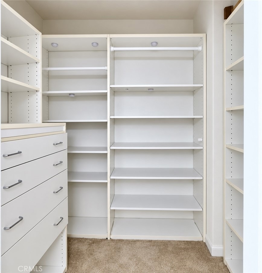21821 Burbank Boulevard - Photo 32