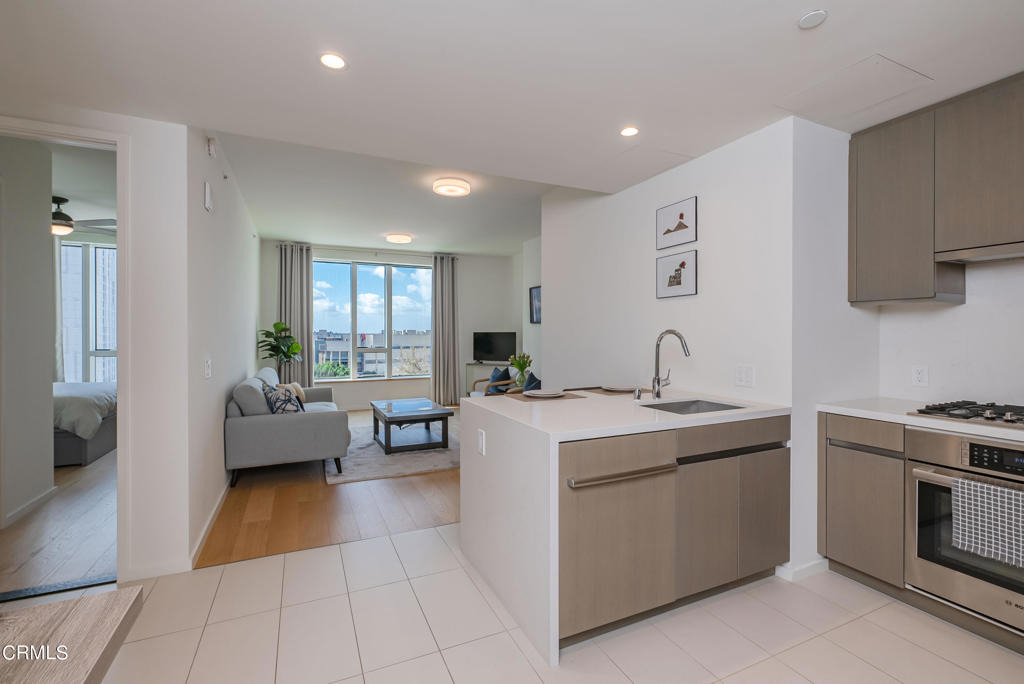 889 Francisco Street - Photo 17