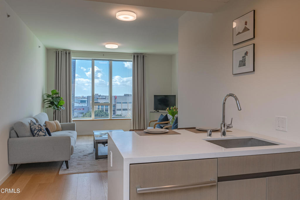 889 Francisco Street - Photo 18