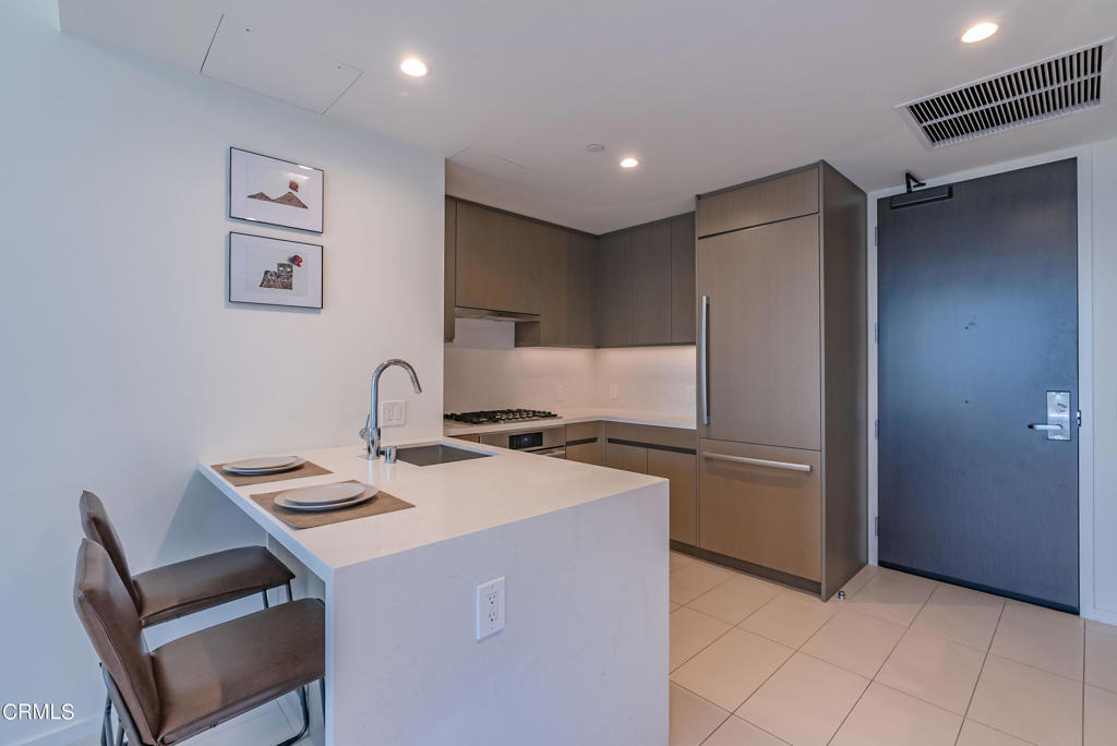 889 Francisco Street - Photo 13