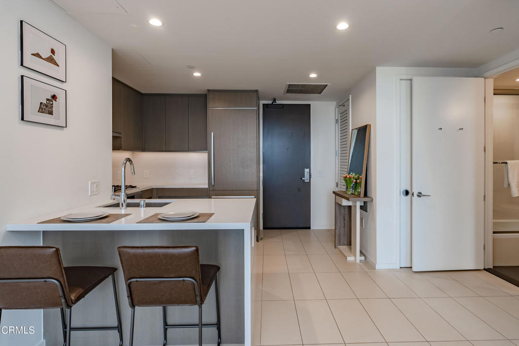 889 Francisco Street - Photo 10