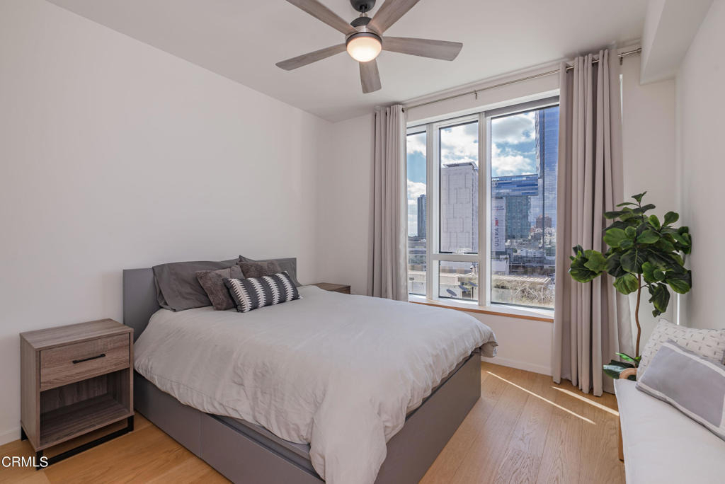 889 Francisco Street - Photo 36