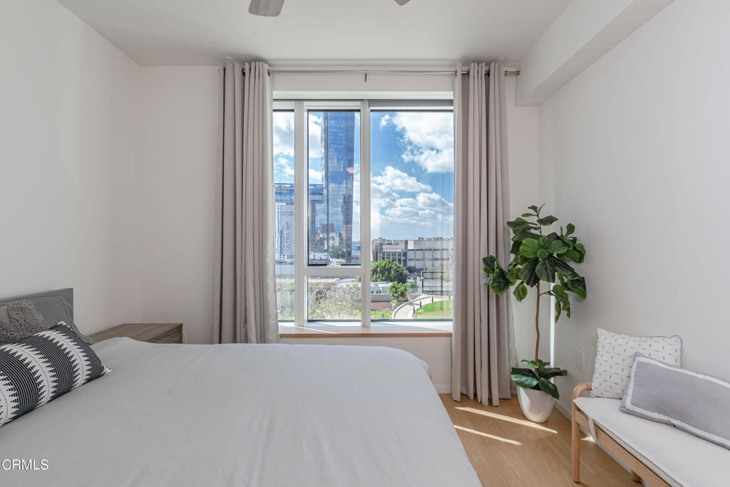 889 Francisco Street - Photo 37
