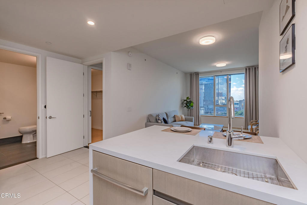 889 Francisco Street - Photo 31