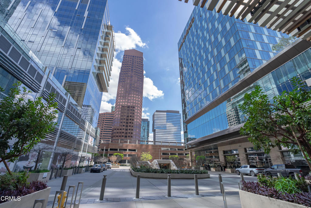 889 Francisco Street - Photo 4