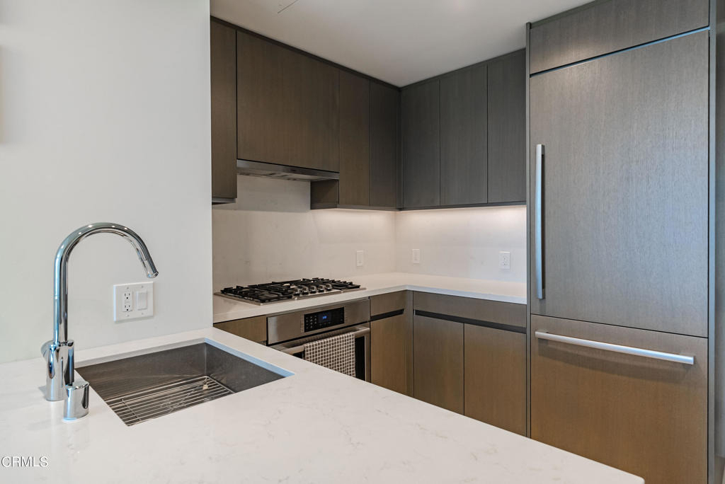 889 Francisco Street - Photo 15