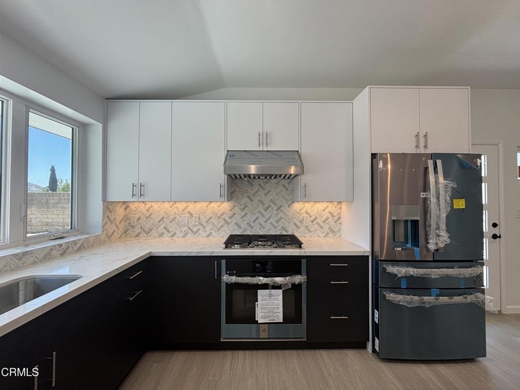 2230 Sherwood Place - Photo 3