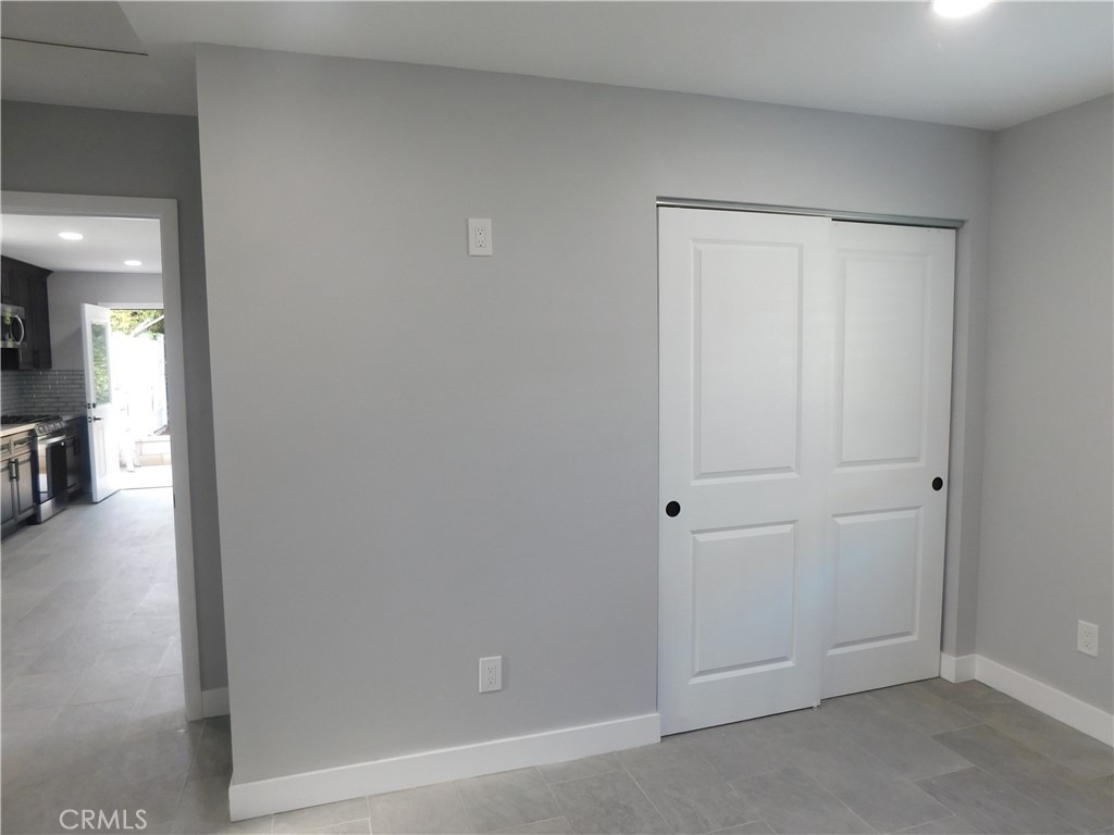 1111 Carol - Photo 15