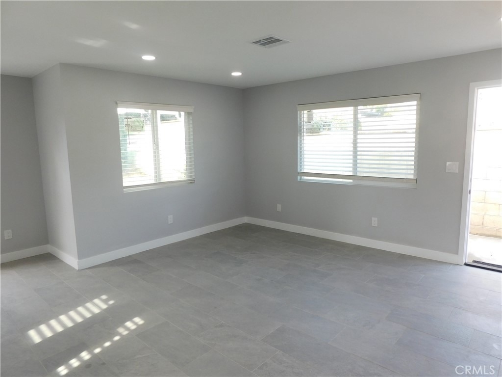 1111 Carol - Photo 6