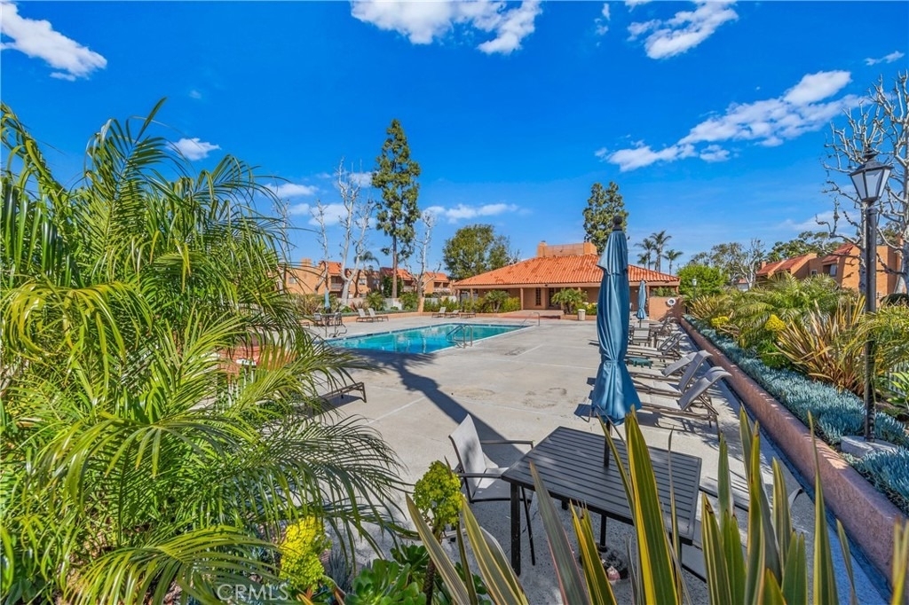 6600 Warner Avenue - Photo 25