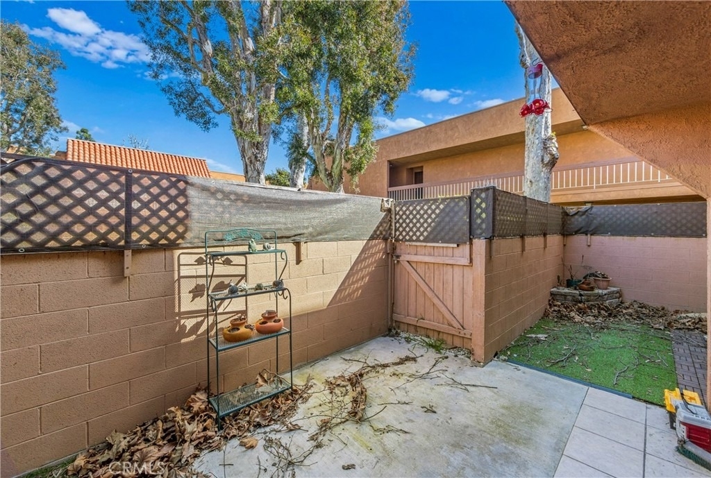 6600 Warner Avenue - Photo 5