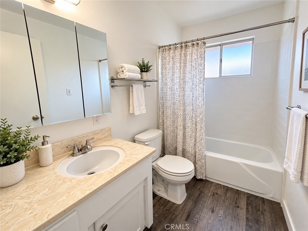 315 E 8th Street - Photo 6