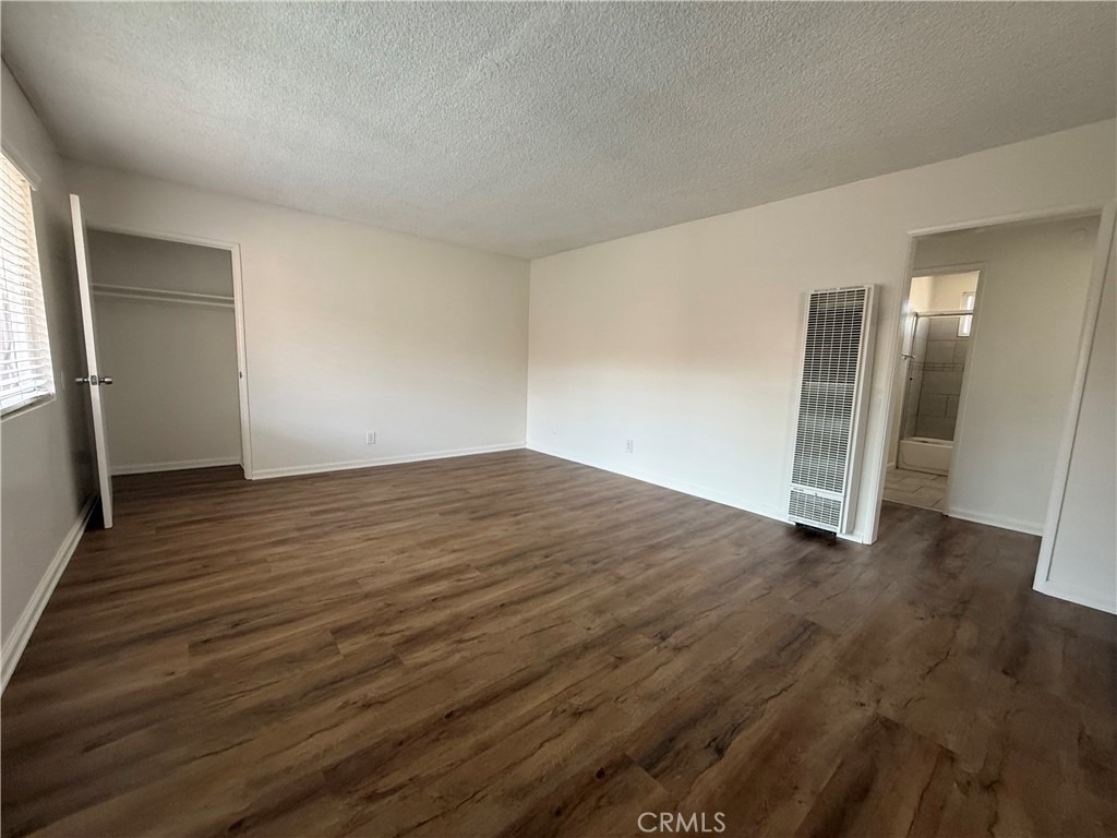 11413 Menlo - Photo 2