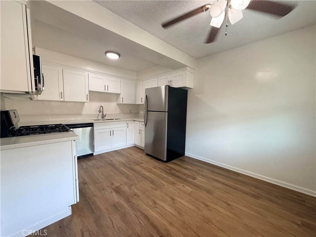11413 Menlo - Photo 4