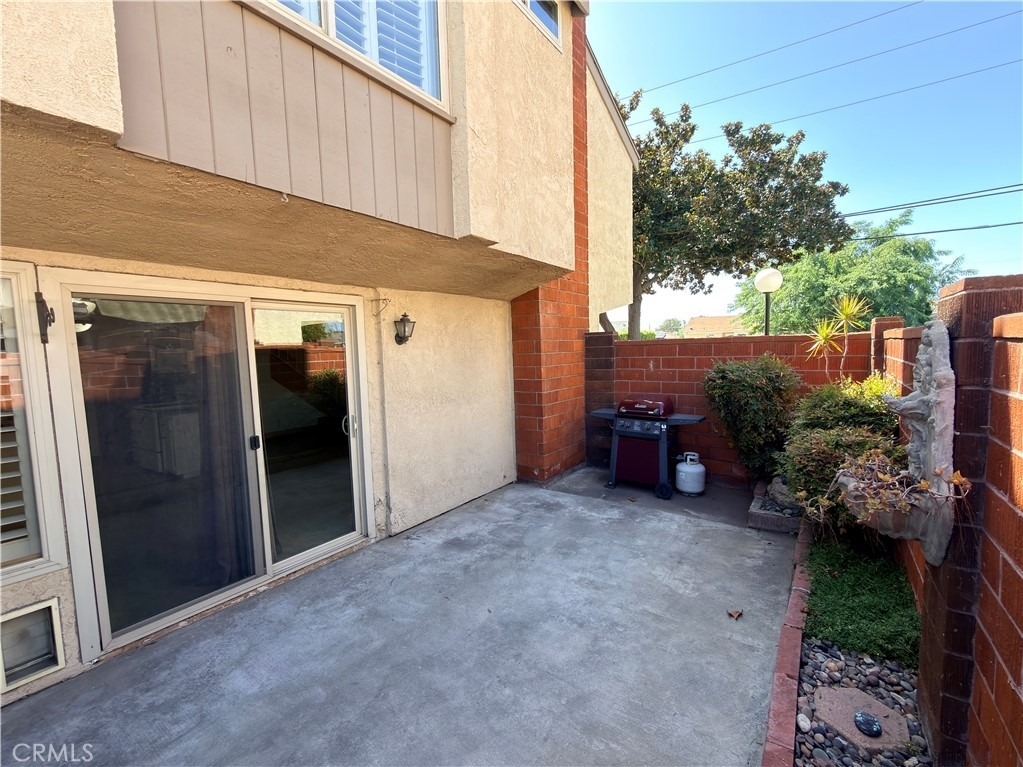 2072 S West - Photo 32