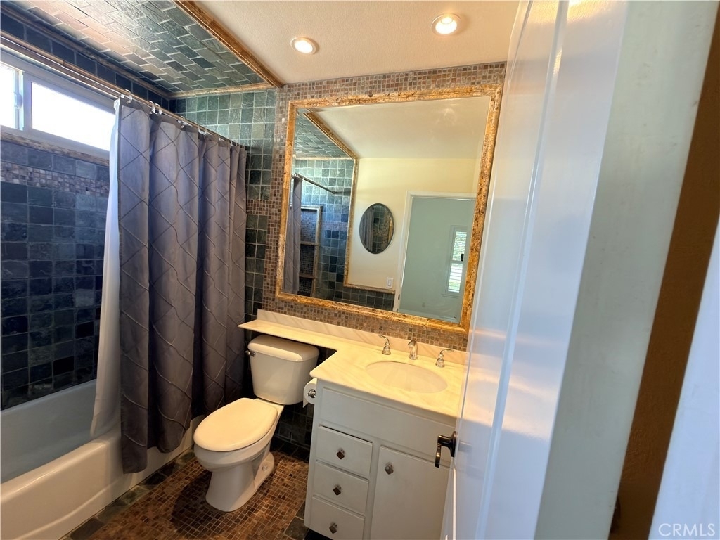2072 S West - Photo 29