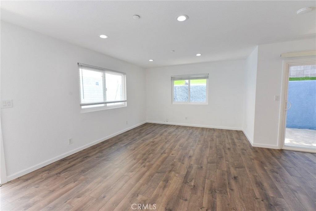 257 Avenida Victoria - Photo 2