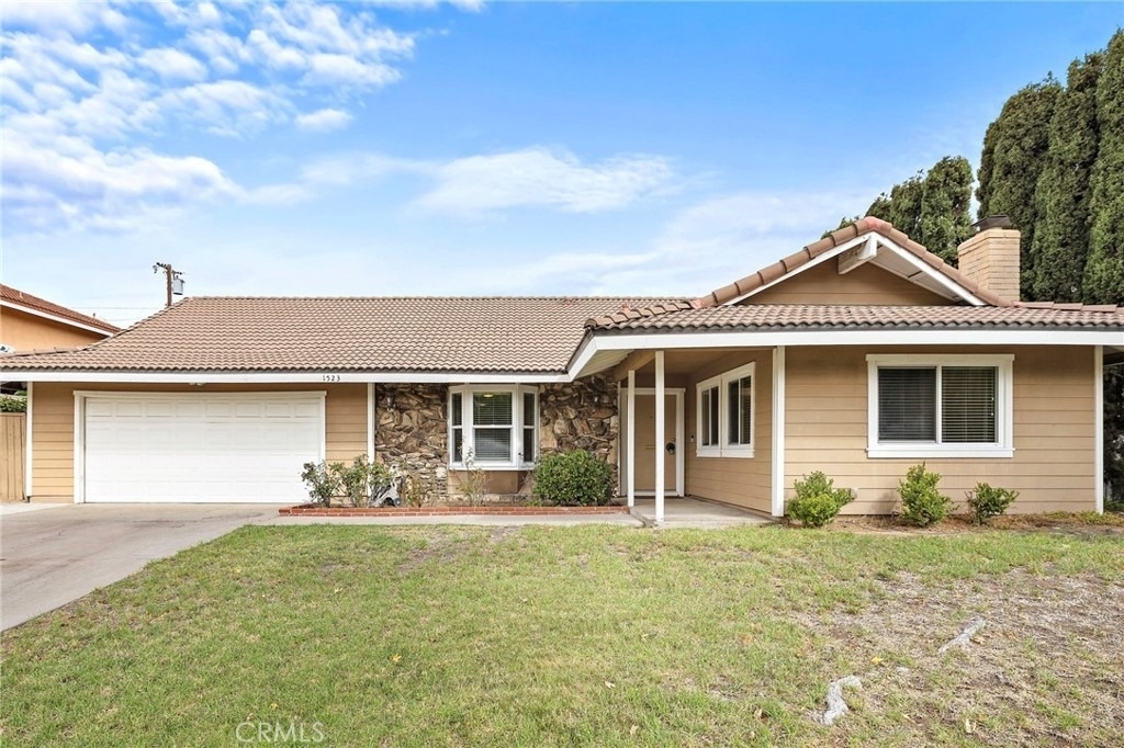 1523 E Baldwin - Photo 0