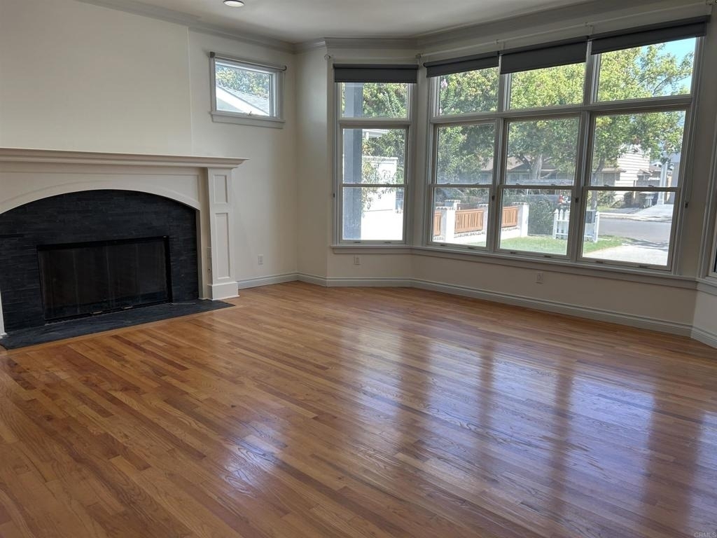 760 Coronado Avenue - Photo 2