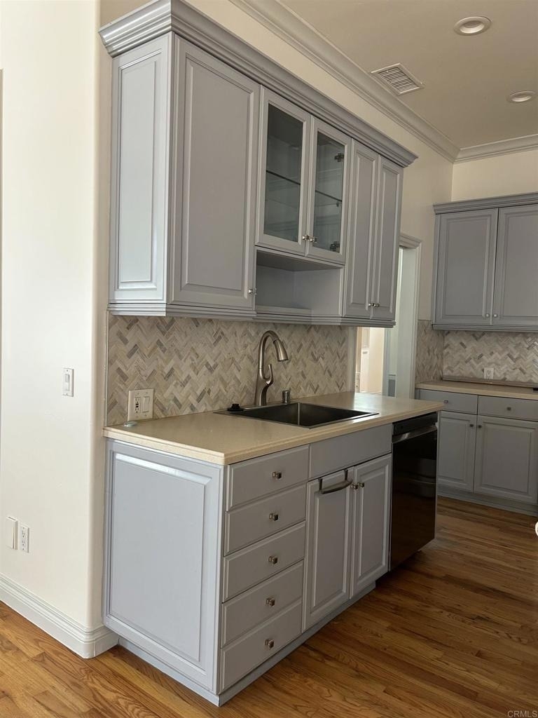 760 Coronado Avenue - Photo 4