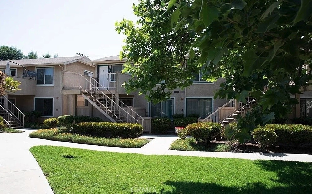 638 Bridgeport - Photo 5