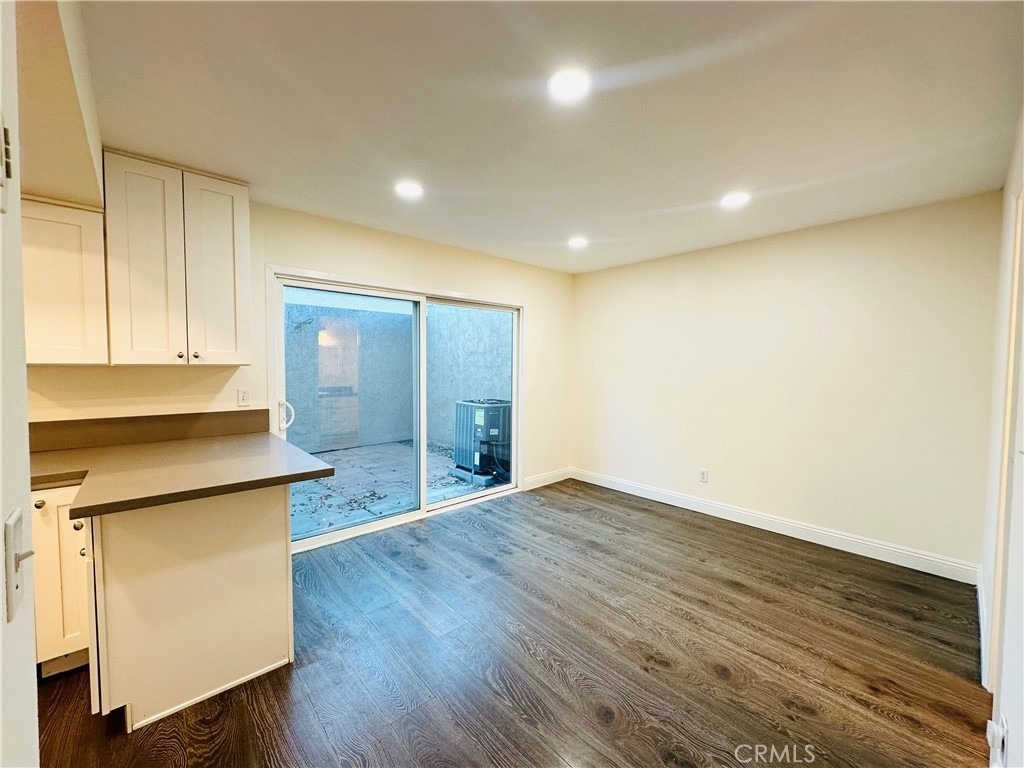 2061 W Redlands Boulevard - Photo 5