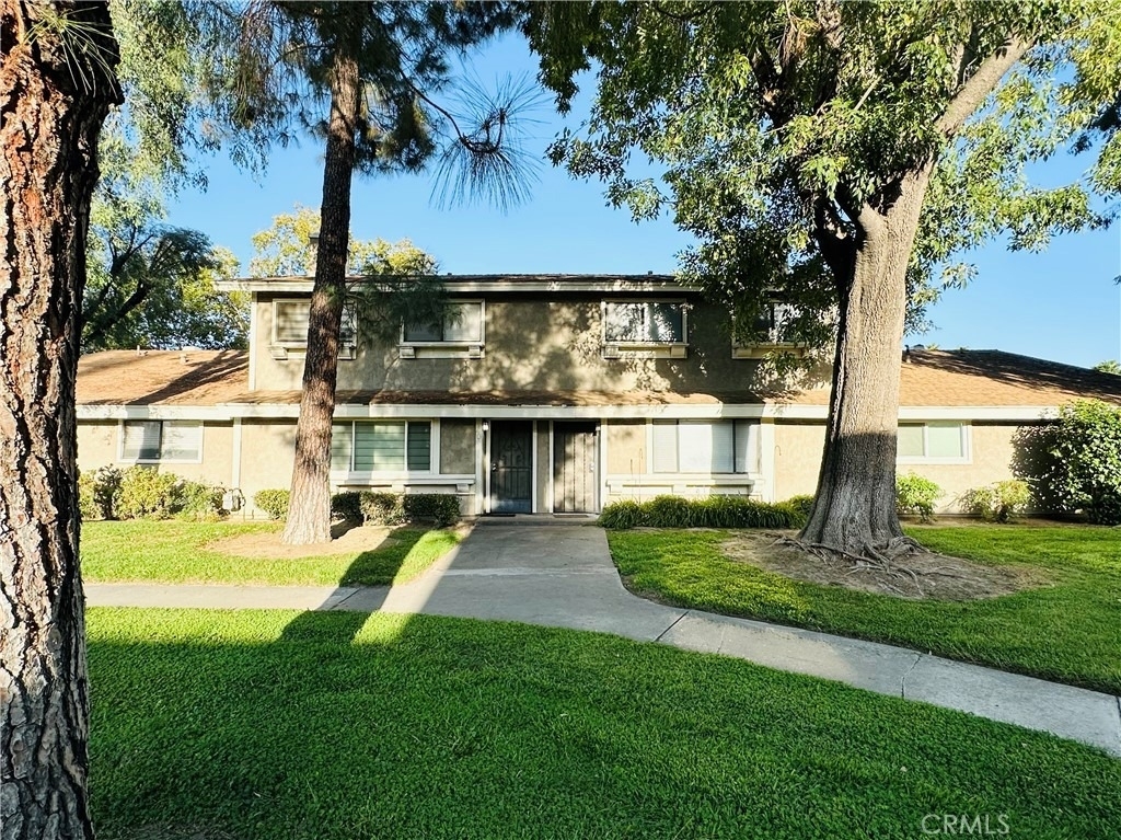 2061 W Redlands Boulevard - Photo 0