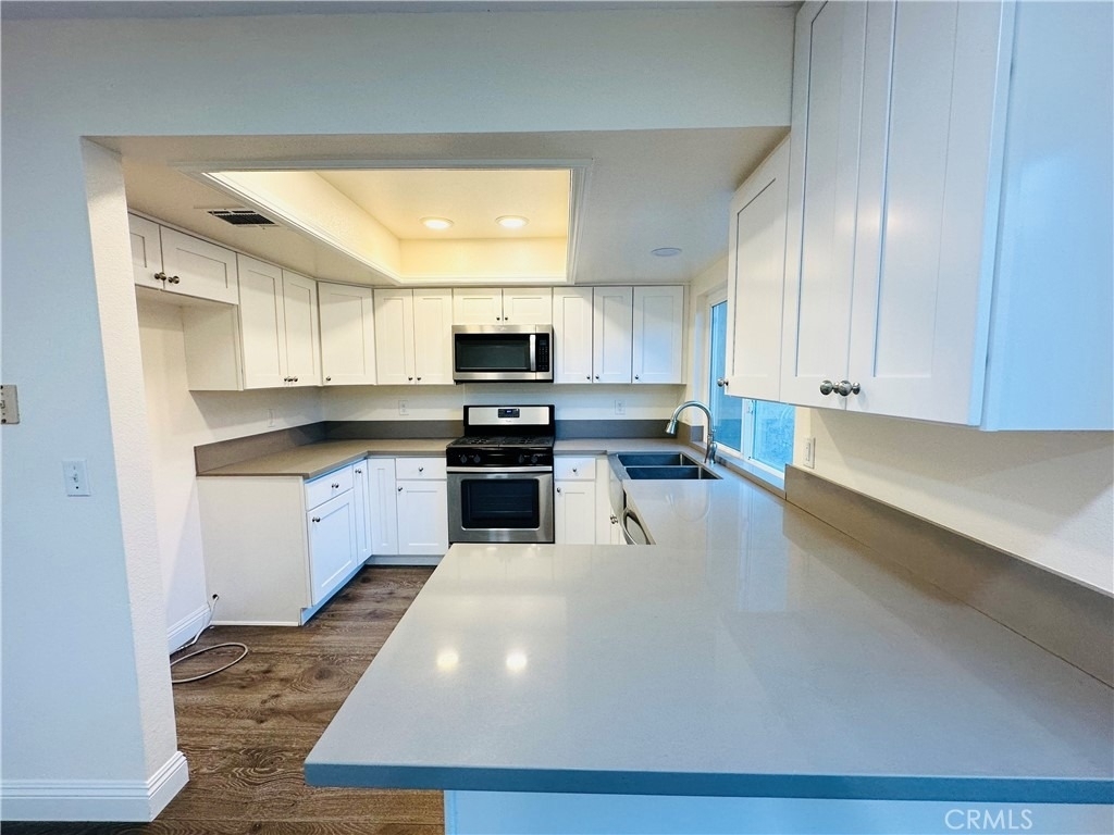 2061 W Redlands Boulevard - Photo 7