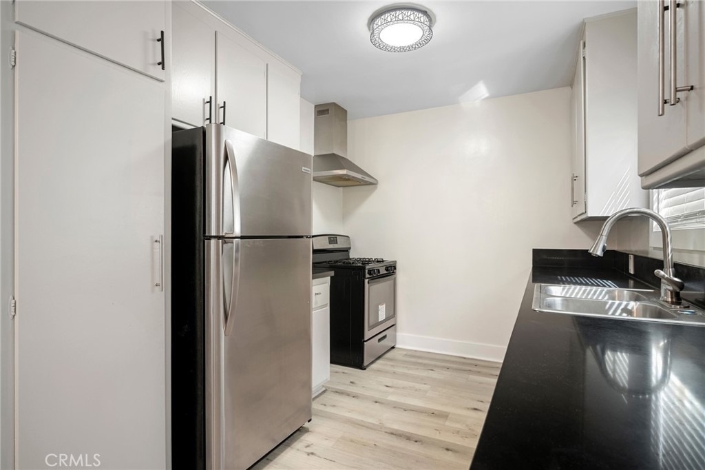 7969 Norton Avenue - Photo 11