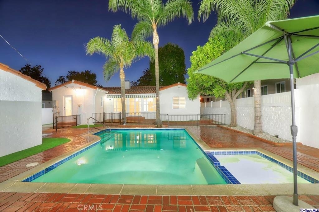 1210 Graynold Avenue - Photo 2