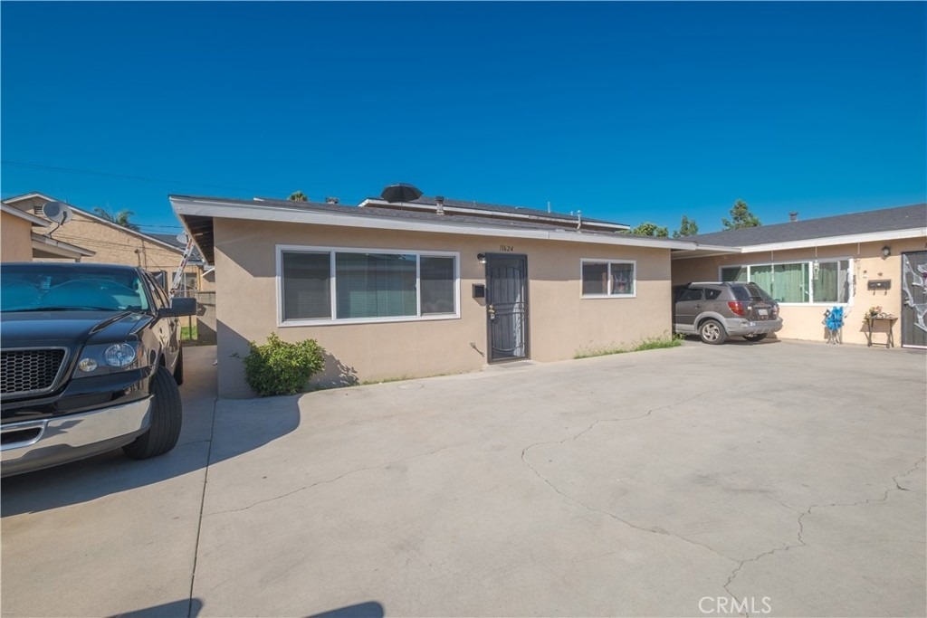 11624 Adenmoor - Photo 2