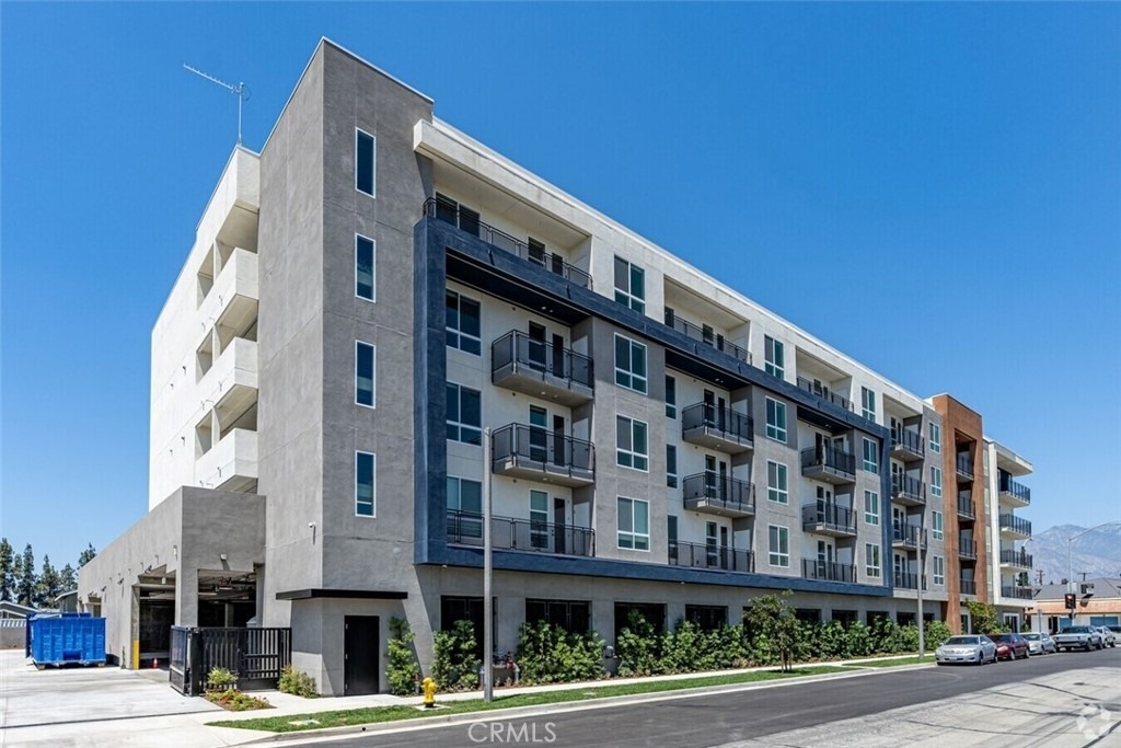 4064 Live Oak - Photo 1