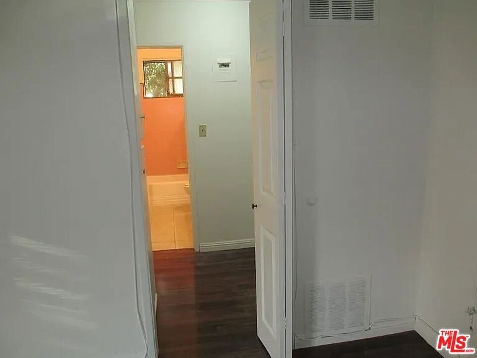 1046 N Spaulding Avenue Avenue - Photo 3