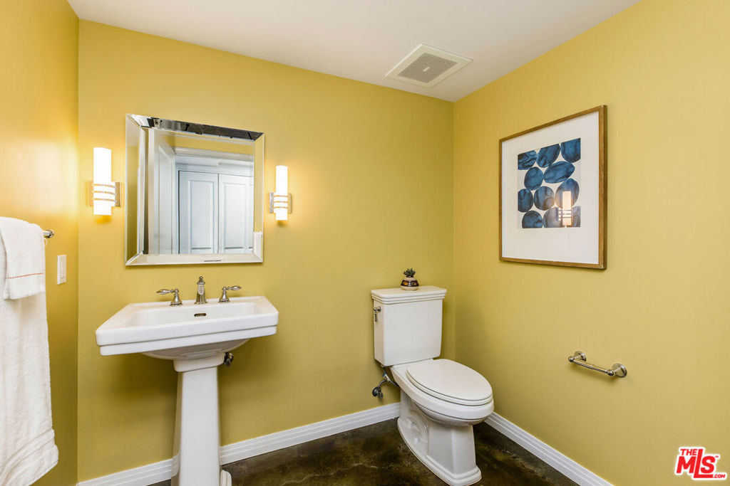 125 N Raymond Avenue - Photo 13
