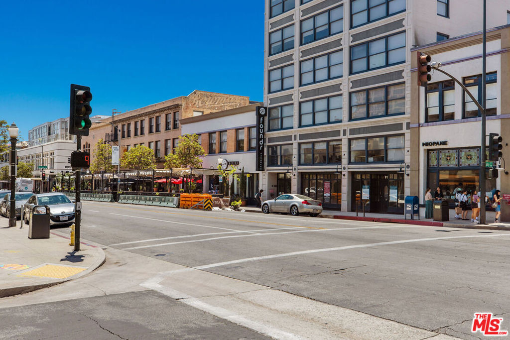 125 N Raymond Avenue - Photo 19