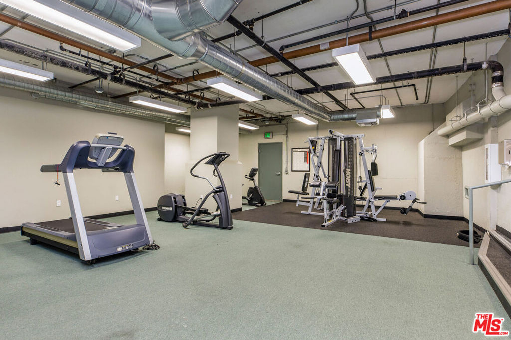 125 N Raymond Avenue - Photo 17