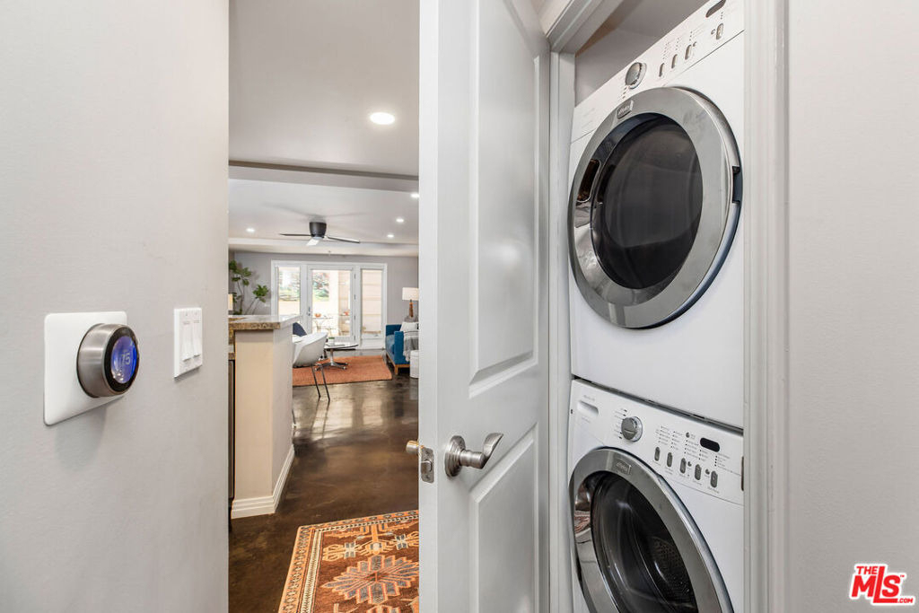 125 N Raymond Avenue - Photo 10